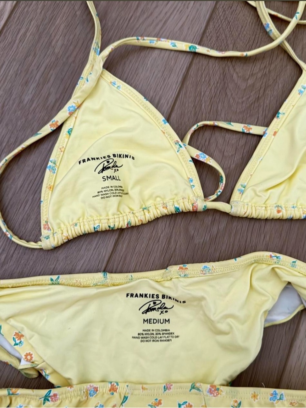 Frankie bikini Pamela Anderson